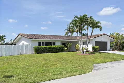 Exterior - 2910 NE 40th Ct, Lighthouse Point, FL 33064 photo 2 of 11