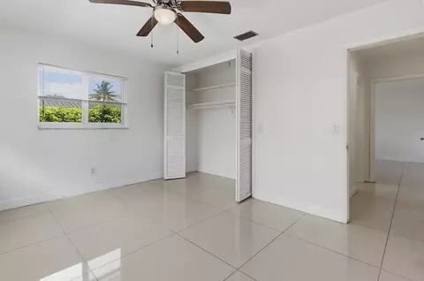 Bedroom - 2910 NE 40th Ct, Lighthouse Point, FL 33064 photo 2 of 8