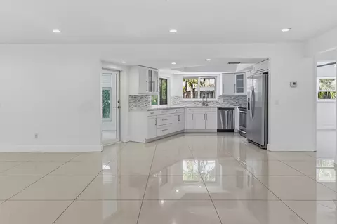 Living - 2910 NE 40th Ct, Lighthouse Point, FL 33064 photo 2 of 12