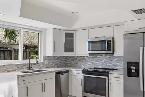 Kitchen - 2910 NE 40th Ct, Lighthouse Point, FL 33064 photo 3 of 3
