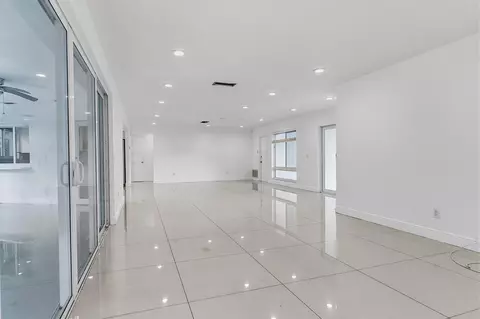Living - 2910 NE 40th Ct, Lighthouse Point, FL 33064 photo 11 of 12