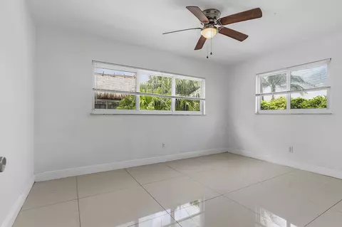 Bedroom - 2910 NE 40th Ct, Lighthouse Point, FL 33064 photo 1 of 8