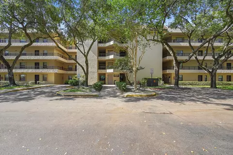 10501 W Broward Blvd #405, Plantation, FL 33324