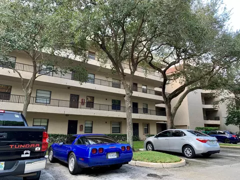 10501 W Broward Blvd #405, Plantation, FL 33324