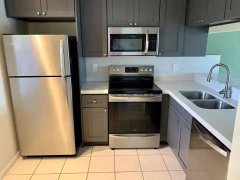 10501 W Broward Blvd #405, Plantation, FL 33324