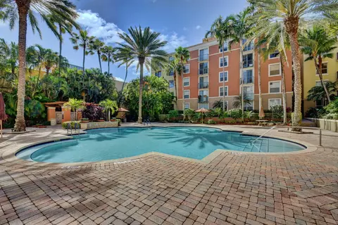 780 S Sapodilla Ave #104, West Palm Beach, FL 33401
