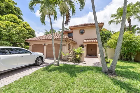 523 NW 38th Ter, Deerfield Beach, FL 33442