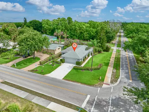 9901 SE Little Club Way N, Tequesta, FL 33469