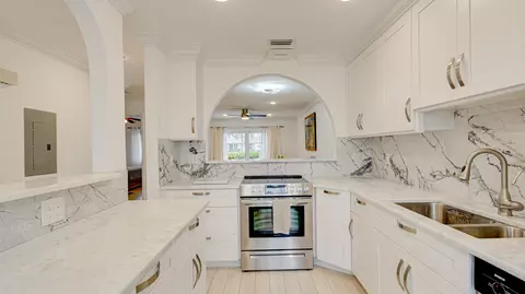8638 Bella Vista Dr, Boca Raton, FL 33433