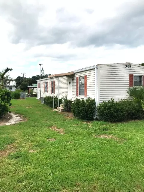 1040 24th St, Okeechobee, FL 34974