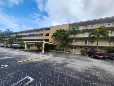330 NE 26th Ave #411, Boynton Beach, FL 33435