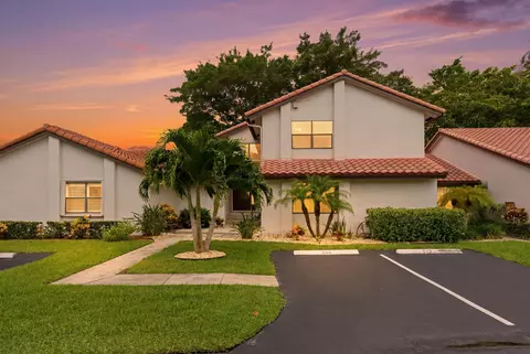 660 Deer Creek Edgewater Dr, Deerfield Beach, FL 33442