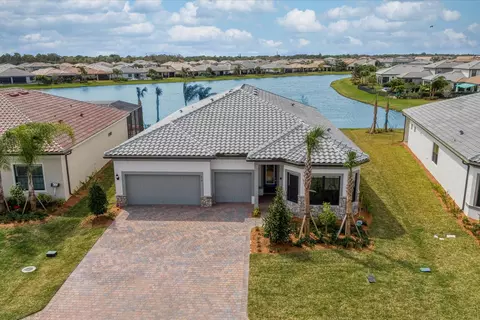818 SE Courances Dr, Port Saint Lucie, FL 34984
