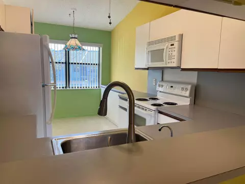 7649 Tahiti Ln #202, Lake Worth, FL 33467