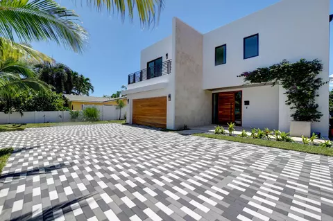 855 NW 4th Ave, Boca Raton, FL 33432