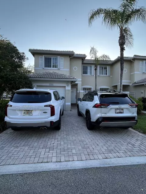 17031 NW 22nd St, Pembroke Pines, FL 33028