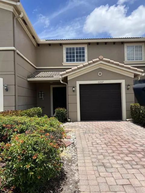 2257 SW Marshfield Ct, Port Saint Lucie, FL 34953