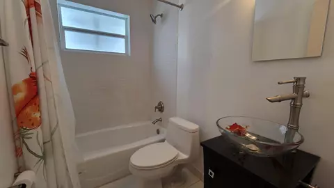 Bath - 2000 N 31st Ave, Hollywood, FL 33021 photo 1 of 2