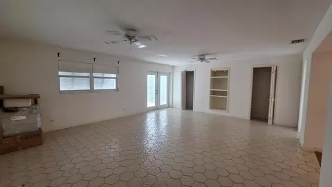 Living - 2000 N 31st Ave, Hollywood, FL 33021 photo 4 of 5