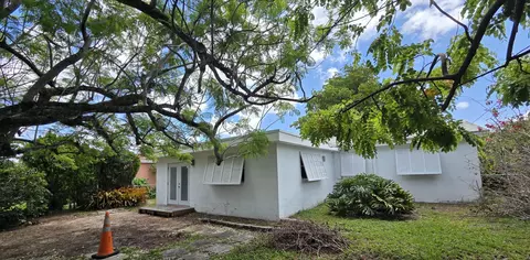 Exterior - 2000 N 31st Ave, Hollywood, FL 33021 photo 2 of 2