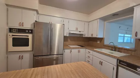Kitchen - 2000 N 31st Ave, Hollywood, FL 33021 photo 1 of 1