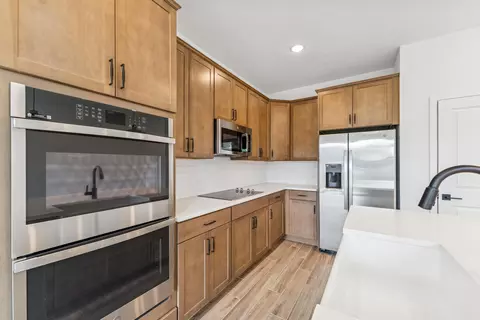 Kitchen - 204 SE Birch Ter, Stuart, FL 34997 photo 2 of 4