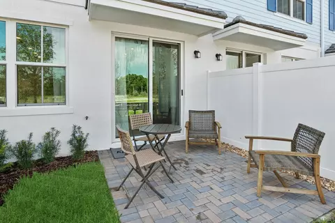 Exterior - 200 SE Birch Ter, Stuart, FL 34997 photo 2 of 3