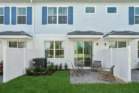 Exterior - 200 SE Birch Ter, Stuart, FL 34997 photo 3 of 3