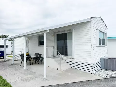 14 Bamboo Dr #CD, Briny Breezes, FL 33435