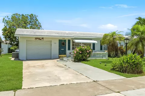 712 SW 18th St, Boynton Beach, FL 33426