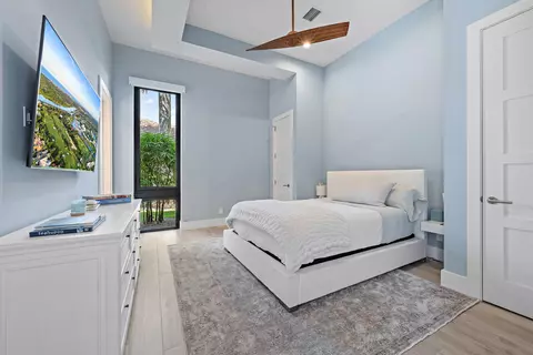 Bedroom - 162 Commodore Dr, Jupiter, FL 33477 photo 2 of 4