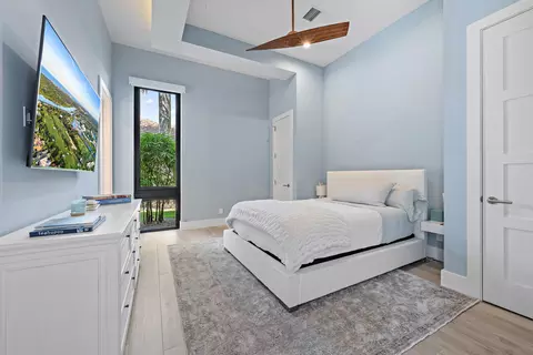 Bedroom - 162 Commodore Dr, Jupiter, FL 33477 photo 2 of 4