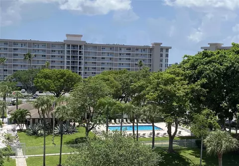 2671 S Course Dr #602, Pompano Beach, FL 33069