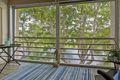 9370 Sunrise Lakes Blvd #304, Sunrise, FL 33322