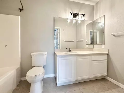 Bath - 9604 Seadale Ct #201, Riverview, FL 33578 photo 1 of 3
