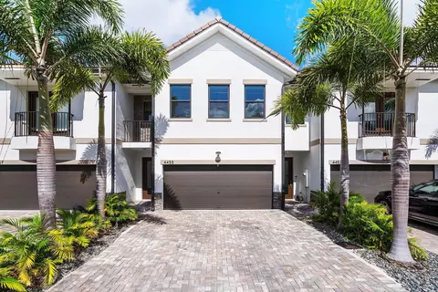4455 E Aqua Bella Ln, Davie, FL 33312