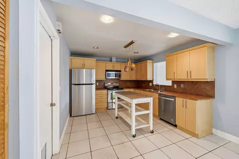 3127 NW 67th Ct, Fort Lauderdale, FL 33309
