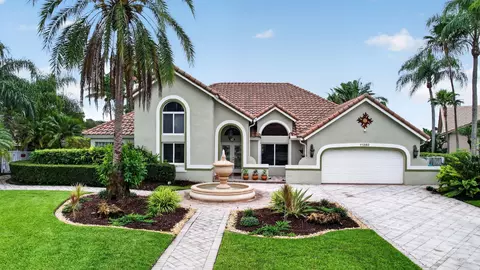11380 Wayne Dr, Hollywood, FL 33026