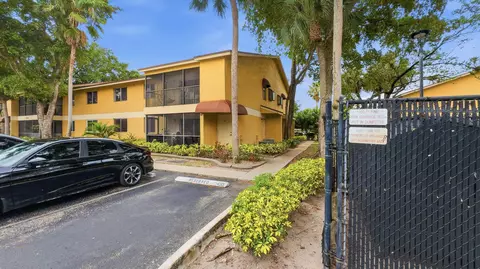 3031 N Oakland Forest Dr #201, Oakland Park, FL 33309
