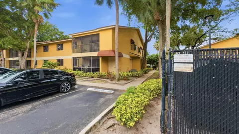 3031 N Oakland Forest Dr #201, Oakland Park, FL 33309
