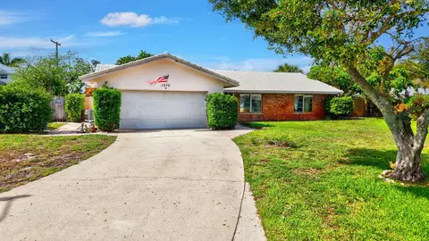 1370 SW 27th Pl, Boynton Beach, FL 33426