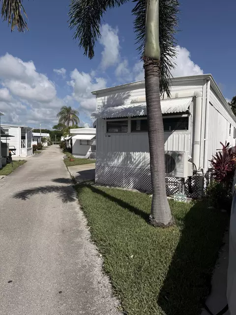 206 Eagle Dr E, Briny Breezes, FL 33435 photo 11