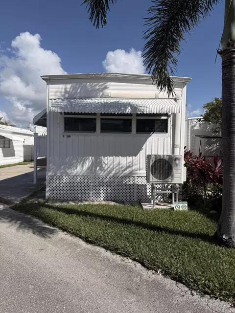 206 Eagle Dr E, Briny Breezes, FL 33435 photo 12