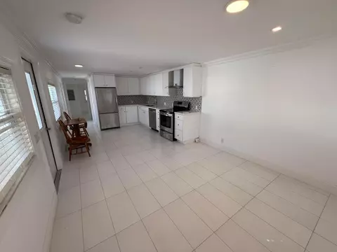 206 Eagle Dr E, Briny Breezes, FL 33435 photo 4