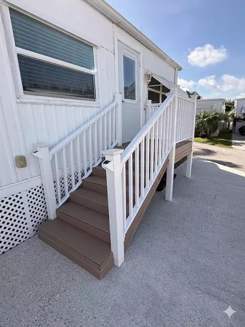 206 Eagle Dr E, Briny Breezes, FL 33435 photo 10