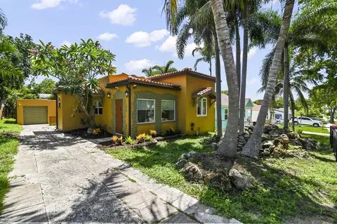 914 30th Ct, West Palm Beach, FL 33407
