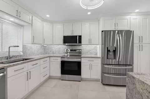 6049 Va Diana, Delray Beach, FL 33484