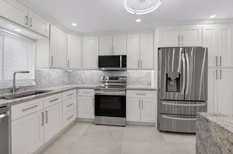 6049 Va Diana, Delray Beach, FL 33484