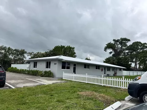 2807 Reo Ln #1, Palm Springs, FL 33461