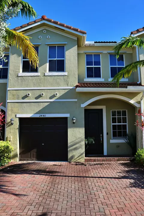 2440 SE 14th Ct, Homestead, FL 33035